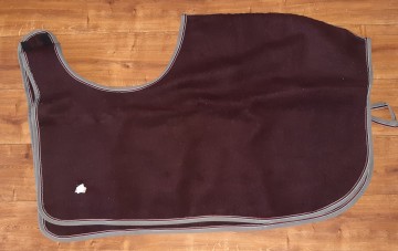 Bordeaux uitrijdeken wol