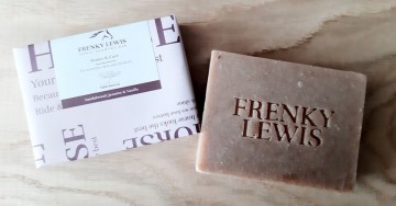 Frenky Lewis shampoo bar honey & care