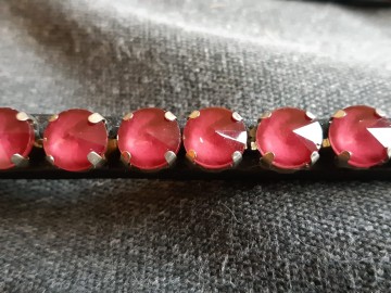 Frontriem bling donkerroze